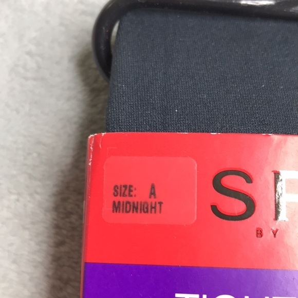 3 Pairs of Spanx Shaping Tights Size A All New - Picture 3 of 15